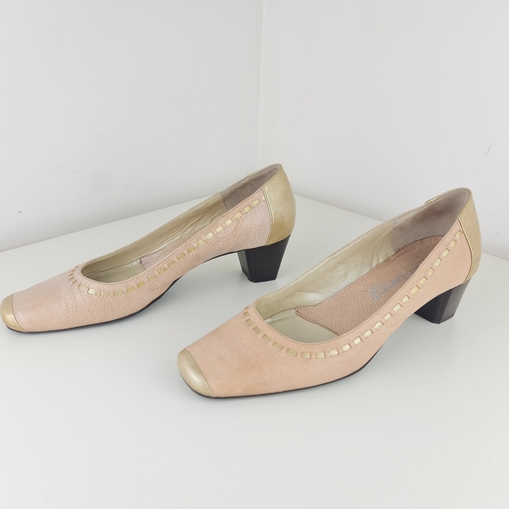 Vintage Roberto Capucci Pumps Shoes Leather Designer Shoes Size 7B Cream Color